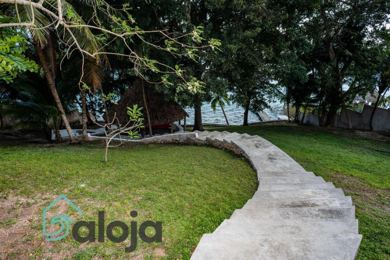Villa Xtohil With Private Access To The Magic 7 Colors Lagoon Bacalar Eksteriør bilde