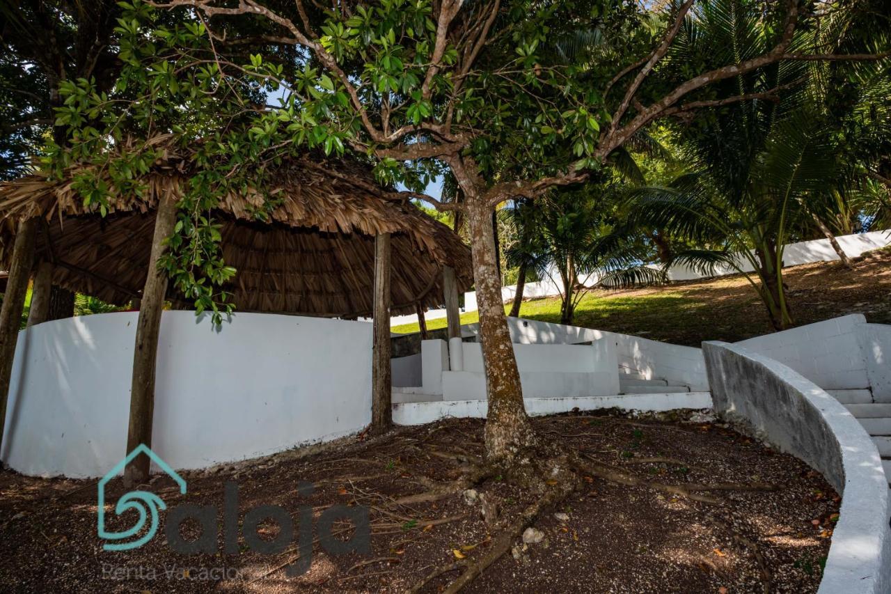 Villa Xtohil With Private Access To The Magic 7 Colors Lagoon Bacalar Eksteriør bilde